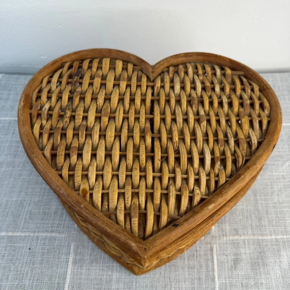 Cottagecore‎ Heart Hinged Lid Storage Basket 11.5